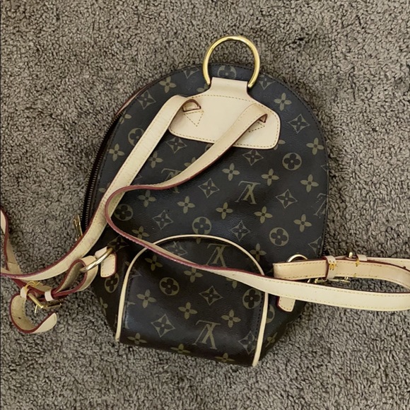 Louis Vuitton - Picture 3 of 3